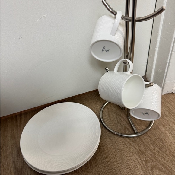 Wedgwood Other - Brand New Wedgwood Tea Plates, Tea Cups, & Cup Holder Bundle